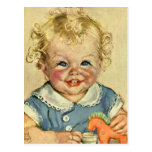 Le bébé blond mignon vintage de boucle sourit avec carte postale