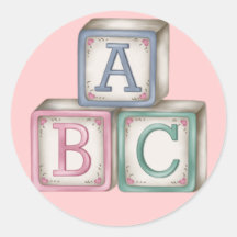 Le bébé bloque des autocollants