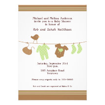 Le bébé vêtx l'invitation de baby shower