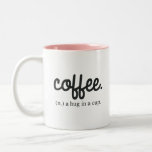 Le CAFÉ ÉTREINT la tasse tasses