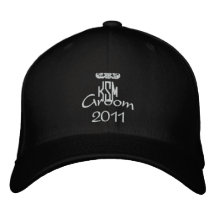 Le chapeau brodé du marié