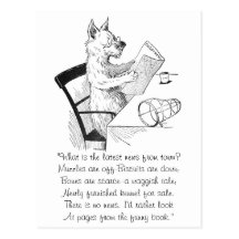 Le chien avec des verres lit le papier cartes postales