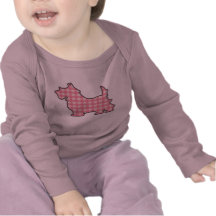 Le chiot rose de guingan badine le T-shirt