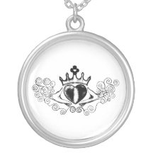 Le Claddagh (noir) Collier