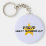 Le client fier entretient le représentant porte-clef