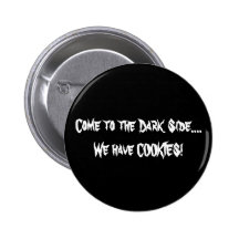 Le côté en noir badge avec épingle