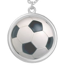 Le football/pendentif et chaîne de football