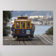 Le funiculaire souffle vers le haut de la rue de H Posters