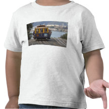 Le funiculaire souffle vers le haut de la rue de H T-shirts