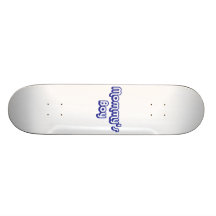 Le garçon de la maman plateaux de skateboards