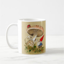 Le gnome trouvent une coccinelle et un champignon tasse