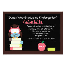 Le hibou sage adorable badine l'invitation d'obten