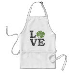 Le jour de St Patrick avec le shamrock d'amour Tablier
