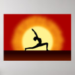 Le lever de soleil de silhouette de pose de yoga a