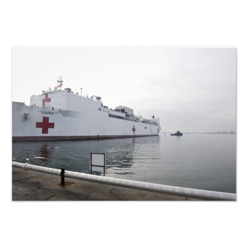 Le navire-hôpital militaire de commande de transpo photographes