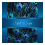 Le paon pourpre de bleu royal fait varier le pas d faire-parts