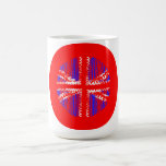 Le R-U sur la tasse rouge de cercle