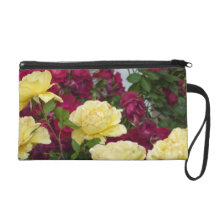 Le rose jaune prêt, ensemble, vont pochette avec dragonne