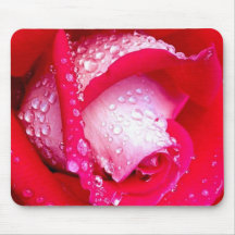 Le rouge/rose Rosée-Embrassé s'est levé Tapis De Souris