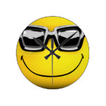Le smiley ombrage des lunettes de soleil