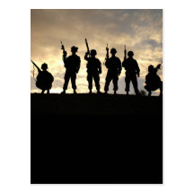 Le soldat silhouette la carte postale