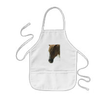 Le tablier de mustang des enfants doux de cheval