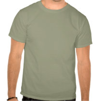 Léopard de noir sur les roches t t-shirts