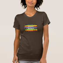 Les dames piquent avec le logo tropical et inspira t-shirt