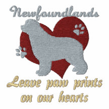 Les empreintes de pattes de congé de Newfoundlands