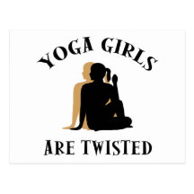 Les filles de yoga sont cadeau tordu carte postale