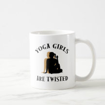 Les filles de yoga sont cadeau tordu tasse à café