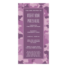 Les militaires camouflent l'invitation de partie cartes avec photo