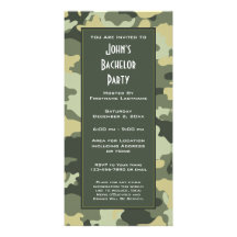 Les militaires camouflent l'invitation de partie carte avec photo