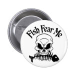 Les poissons me craignent pin's avec agrafe