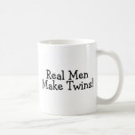 Les vrais hommes font des jumeaux (le noir) tasses