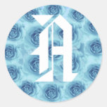 Lettre de monogramme un autocollant bleu de roses