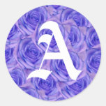 Lettre de monogramme un autocollant bleu de roses
