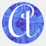 Lettre de monogramme un autocollant bleu de roses