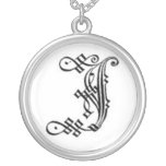 Lettre gothique I ou collier de J