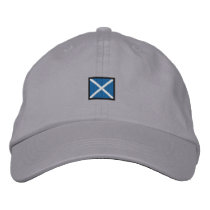 Lettre M casquettes brodées