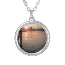 Lever de soleil de l'East River à New York Pendentifs