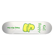 L'homme heureux peut faire de la planche à roulett