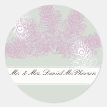 Lilas de mariage de paon et plumes blanches autocollants ronds