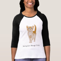 L'oreille orange a incliné le chat, économisant vi t-shirts