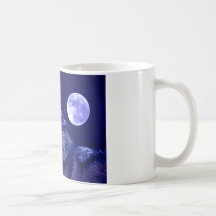Loup hurlant à la lune mug