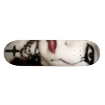 Madame gothique plateaux de skateboards customisés