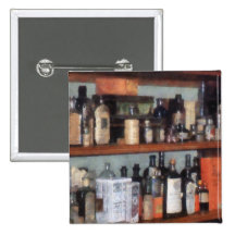 Magasin de bouteilles en général pin's