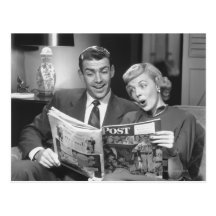 Magazine de lecture de couples cartes postales