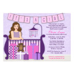 Maman moderne mignonne dans l'invitation de baby s