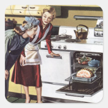 Maman vintage dans la cuisine faisant cuire le jam adhésifs